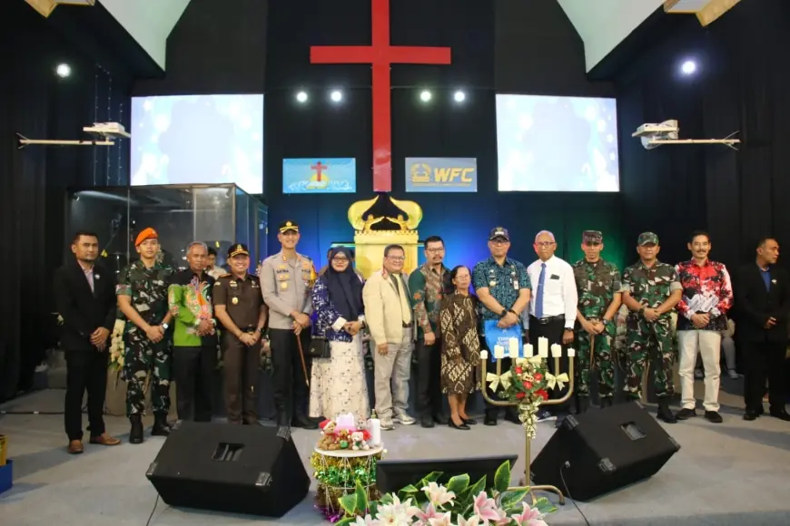 Malam Natal, Kapolres Bersama Forkopimda Kota Madiun Patroli ke Sejumlah Gereja