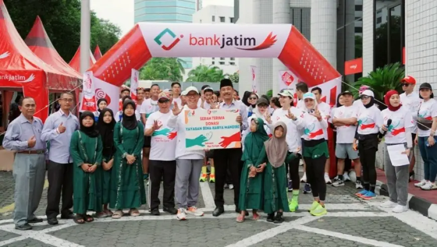 Jatimers Run To Care Bank Jatim Serahkan Donasi ke Yayasan Bina Karya Mandiri
