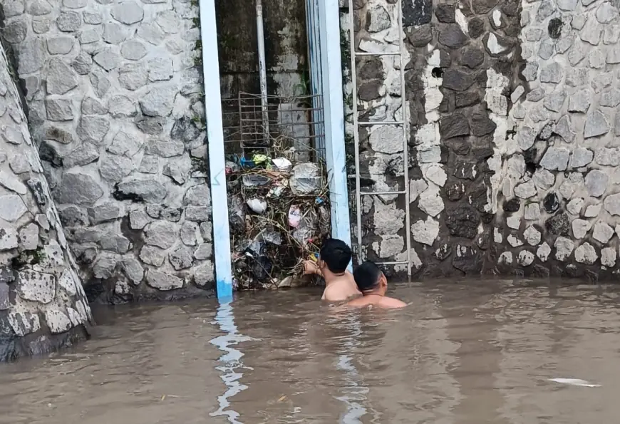 Banjir di Jember Sebabkan Saluran PDAM Tersumbat, Pelanggan Diminta Hemat Air