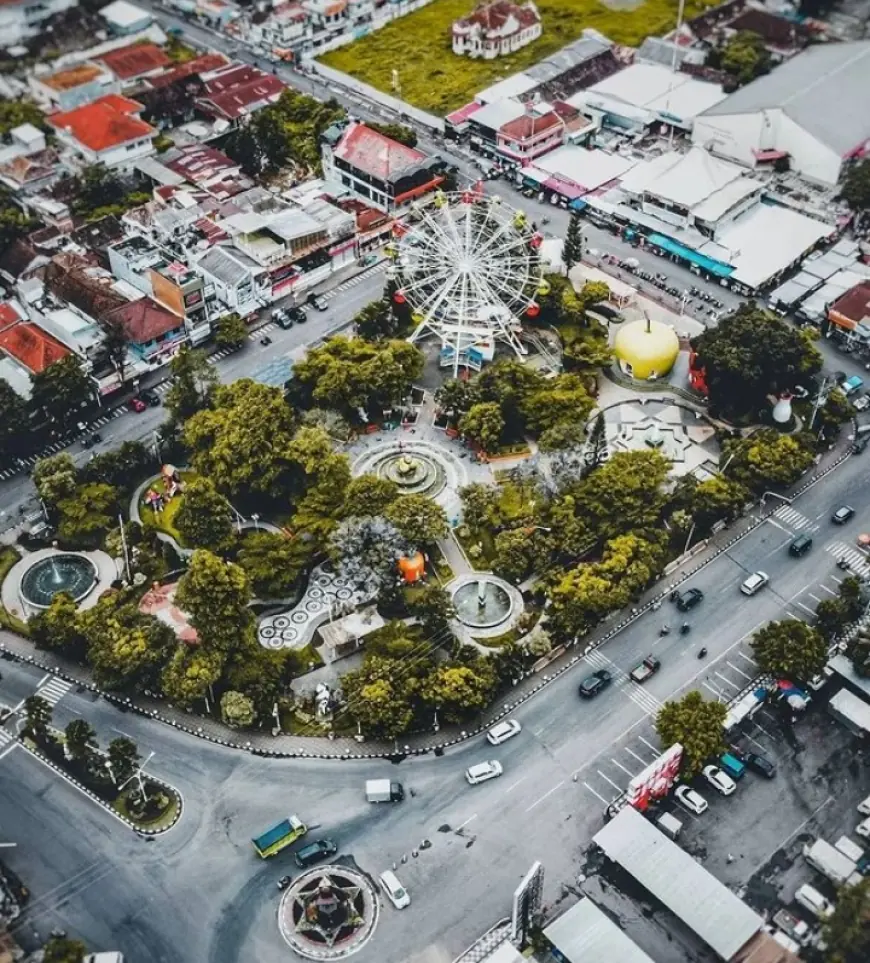 Pemkot Batu Perbarui Bianglala Alun-Alun di Tahun 2025