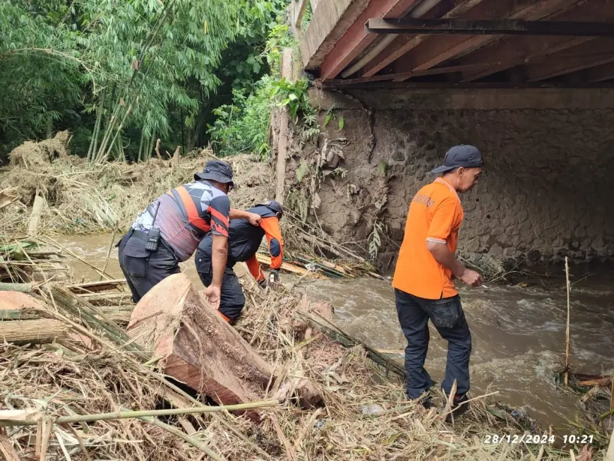 Operasional Cair, BPBD dan Stakeholder di Bondowoso Kerja Bakti di Lokasi Bencana