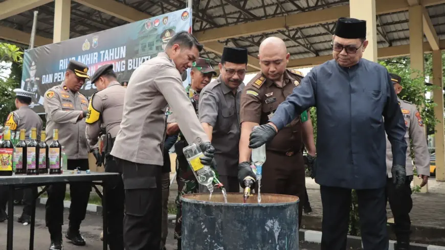 Tokoh Agama dan Masyarakat Nganjuk Saksikan Pemusnahan Narkoba