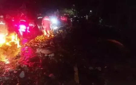 Banjir Bandang Terjang Empat Titik di Jalan Raya Pantura Situbondo