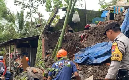 Rumah Warga Tumpang Malang Roboh Akibat Longsor