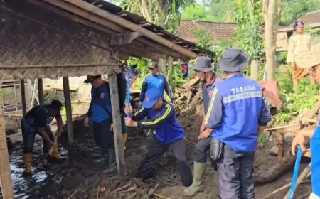 Tim Gabungan Kerja Bakti Bersihkan Lokasi Banjir Bandang di Bondowoso