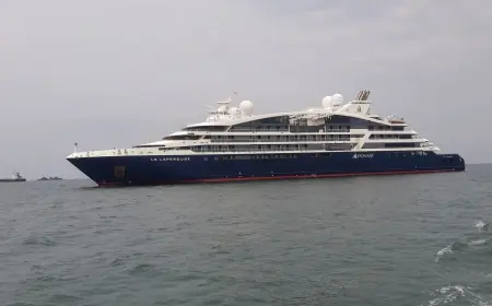 Tur ke Dalam Le Lapérouse: Kapal Pesiar yang Bawa Wisatawan Manca Negara Menyusuri Jawa Timur