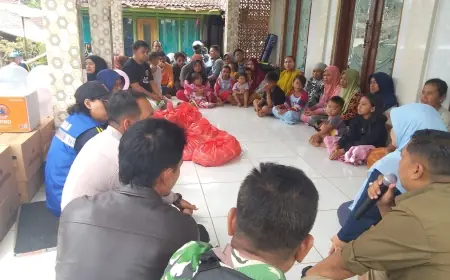 Pasca Bencana di Bondowoso, Dinsos P3AKB Berikan Trauma Healing bagi Korban Banjir Bandang