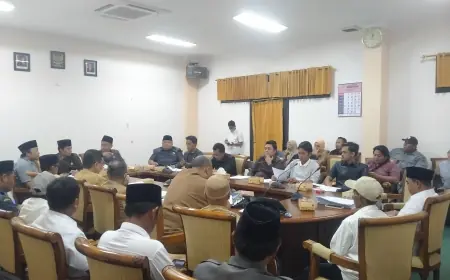 Datangi kantor DPRD, Guru Honorer di Sampang Siap Jadi ASN Paruh Waktu