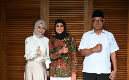 Hangat, Vinanda–Gus Qowim Silaturahmi ke Rumah Bunda Fey