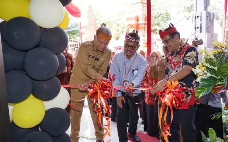 Resmikan Gedung Etalase UMKM, Pj Bupati Nganjuk Bertekad Bantu Penjualan Produk Lokal