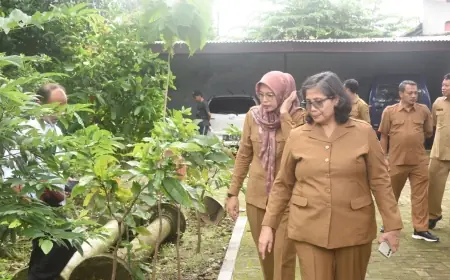 Pj Wali Kota Kediri Memotivasi Pegawai Bakesbangpol untuk Terus Jaga Kebersihan