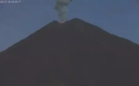 Gunung Semeru Erupsi Beruntun, Kolom Abu Membumbung hingga Ketinggian 1.000 Meter
