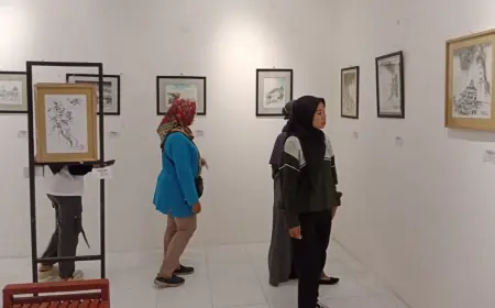 Jejak-Jejak Tersisa dari Kotaku Tercinta: Ali Shodiqin dan Karya Sketsanya yang Menghidupkan Sejarah Kediri