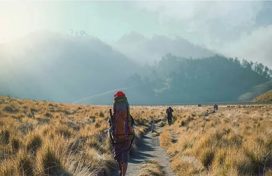 Jalur Pendakian Gunung Semeru Ditutup Sementara,  Cuaca Ekstrem Menjadi Ancaman