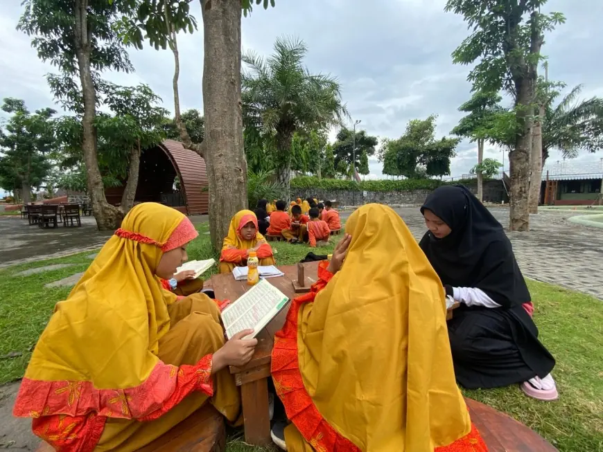 Manfaatkan Liburan, Siswa SD di Jember Menghafal  Al-Quran sembari Berwisata