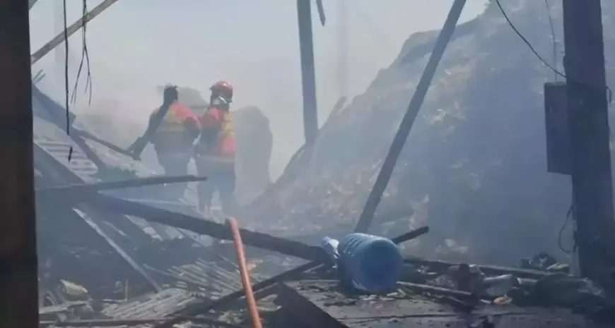 Pabrik Gula di Tulungagung Jadi Arang, Pemiliknya Menyesal telah Bakar Sampah