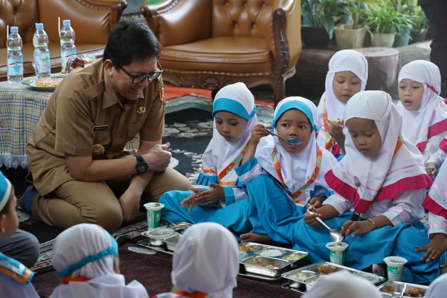 Forkopimda Bojonegoro Apresiasi Program Makan Bergizi Gratis