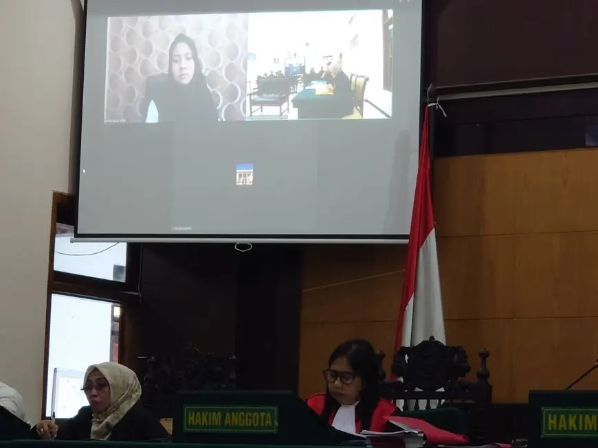 Menangis, Polwan Bakar Suami di Mojokerto Ingin Peluk Ketiga Anaknya