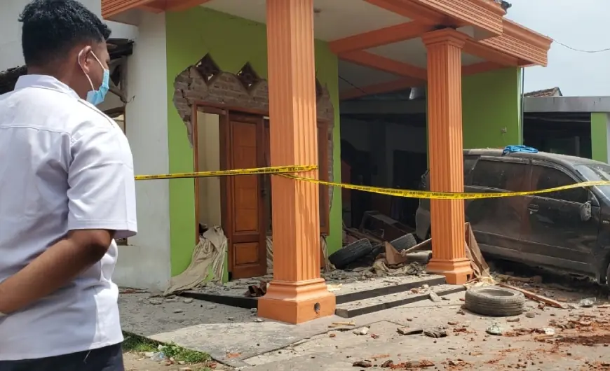 Ledakan Rumah Polisi Mojokerto Sisakan Duka Mendalam, Ibu dan Anak Meninggal Berpelukan