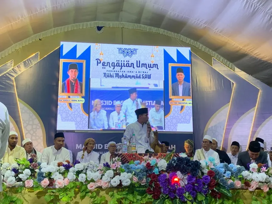 Datangkan Penceramah Kondang, Masjid Al-Istianah Sampang Dipadati Ribuan Jemaah
