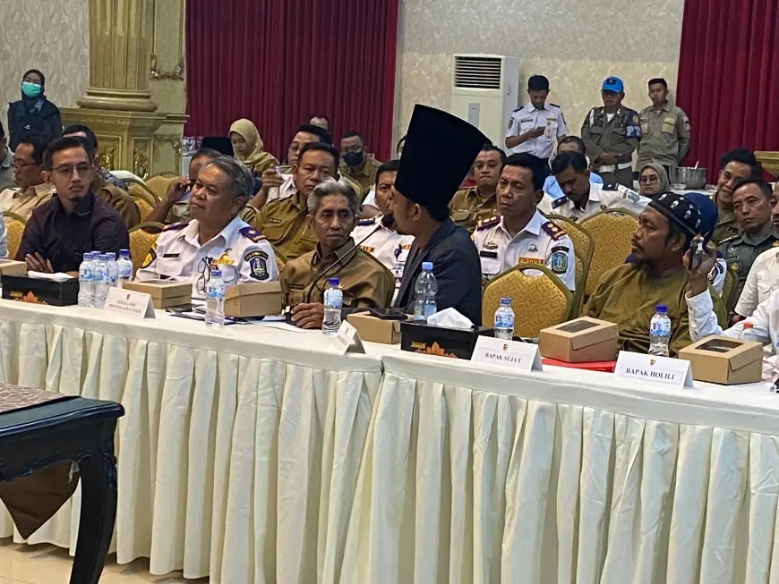 Warga Puger Tuntut Perbaikan Jalan Rusak, Ini Kata DPRD Jember