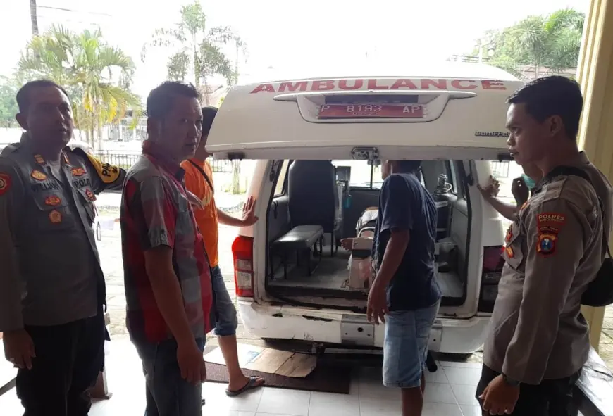 Bawa Parang, ODGJ Ngamuk Bacok Pria di Maesan Bondowoso Hingga Terluka