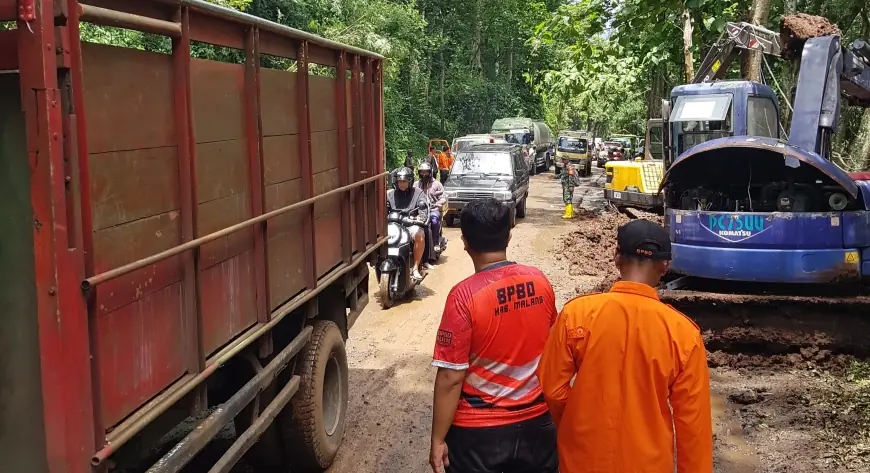 Sempat Terdampak Longsor, Jalur Gunung Geger Pagak Malang Sudah Bisa Dilintasi