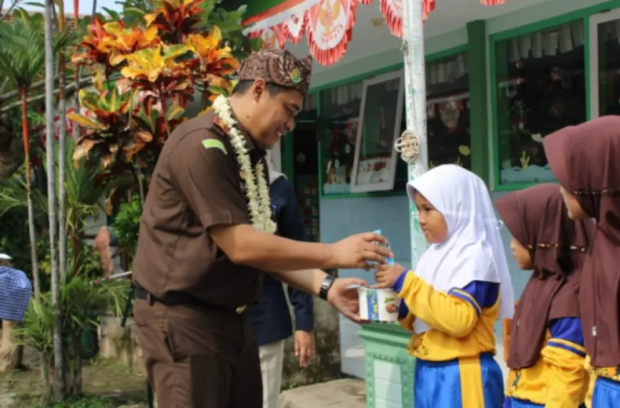 Sasar Pelajar SD, Kejari Probolinggo Gandeng Swasta Realisasikan MBG