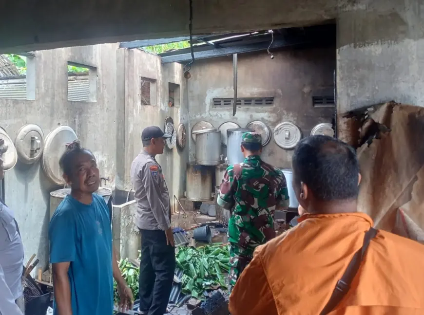 Pabrik Lontong di Jombang Terbakar, Pemilik Rugi Rp 30 Juta