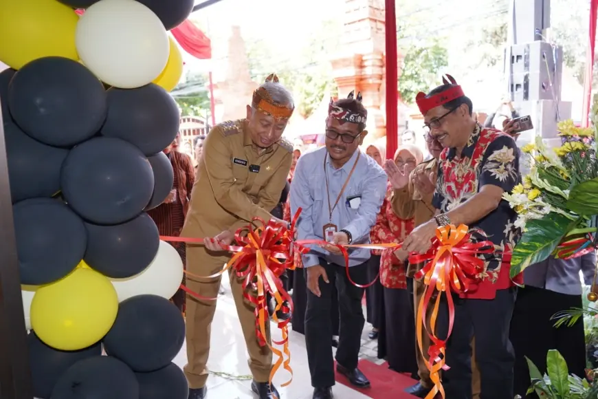 Resmikan Gedung Etalase UMKM, Pj Bupati Nganjuk Bertekad Bantu Penjualan Produk Lokal