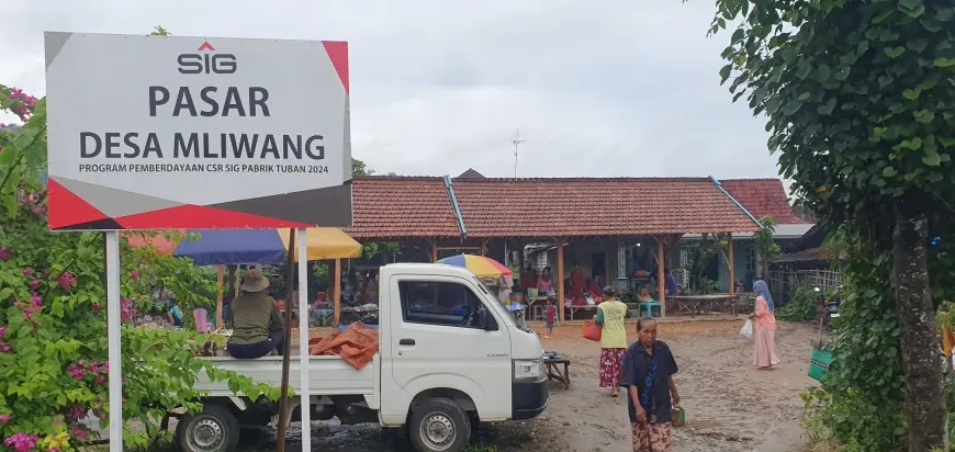 SIG Pabrik Tuban Bantu Pembangunan Pasar Tradisional Desa Mliwang