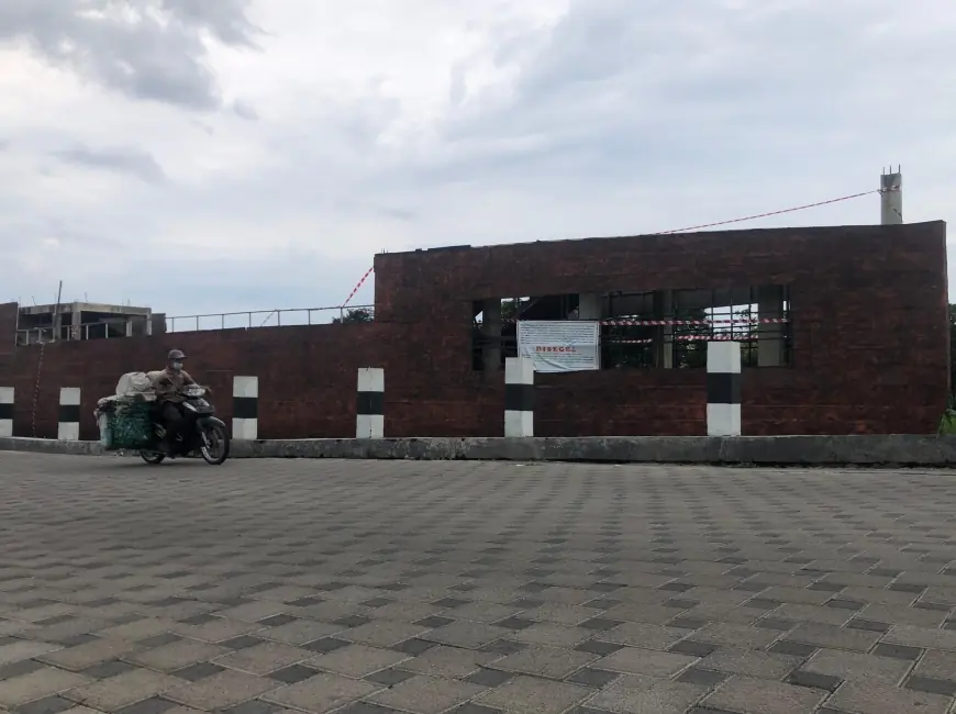 Terindikasi Korupsi, Kejari Kota Mojokerto Segel Proyek Pujasera Senilai Rp 2,5 Miliar
