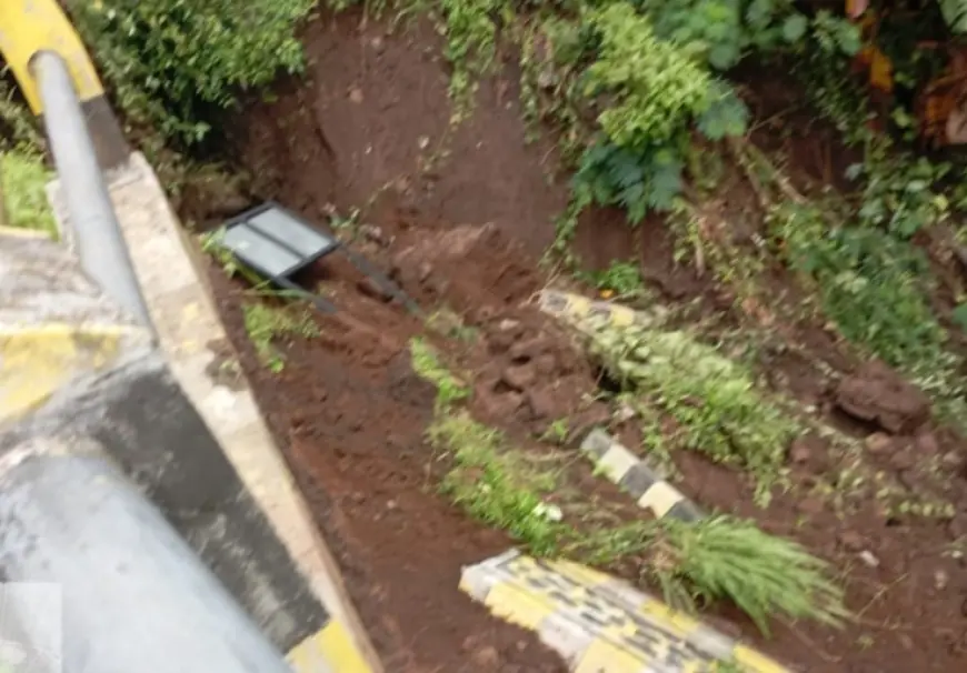 Long­sor, Plengsengan Jembatan di Girimoyo Malang Rusak Berat, Kerugian Belum Ditaksir