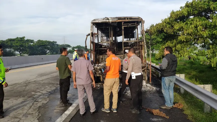 Bus Citi Trans Terbakar di Tol Nganjuk, Kanit Gakum: Kerugian Capai Ratusan Juta