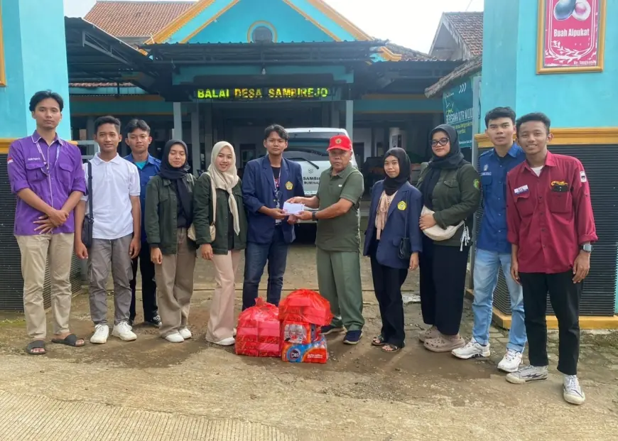 Salurkan Bantuan untuk Korban Longsor, Ikatan Mahasiswa Jombang Ingatkan Pemerintah Soal Mitigasi Bencana