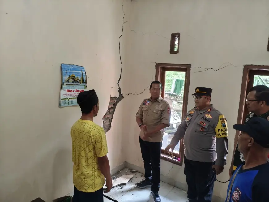 47 Rumah Warga di Pasuruan Retak akibat Fenomena Tanah Bergerak