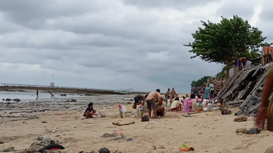 Tangkis Laut Pulau Gili Ketapang Probolinggo Rusak Dihantam Ombak