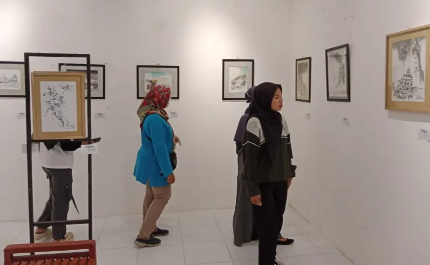 Jejak-Jejak Tersisa dari Kotaku Tercinta: Ali Shodiqin dan Karya Sketsanya yang Menghidupkan Sejarah Kediri