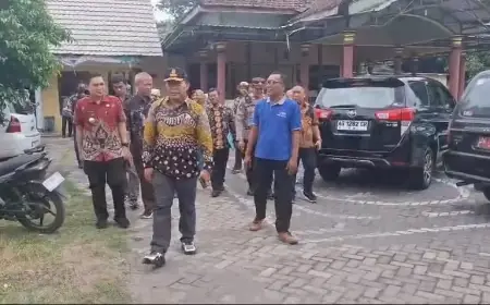 Warga Kecewa, Kepala DLH Nganjuk Dianggap Remehkan Keluhan Bau Limbah Pakan Ternak di Babadan