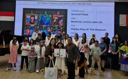 Gadis 9 Tahun Asal Surabaya Raih Penghargaan Seni di Paris: “Saya Ingin Karya Saya Membuat Orang Lain Tersenyum”