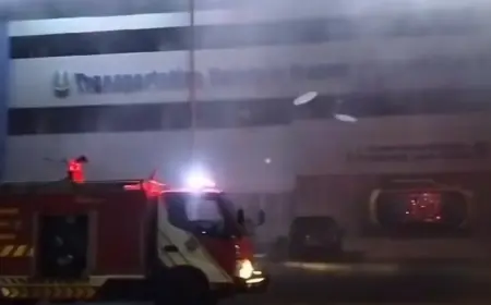 Ruang Server Dishub Jatim Kebakaran, 14 Armada Damkar Dikerahkan