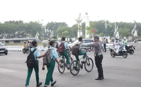 Polres Sampang Kerahkan 100 Personel Kawal Pelajar di Jalan