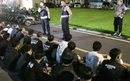 Euforia Suporter Bola di Mojokerto Berujung Digulung Polisi
