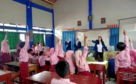 Mahasiswa Poltekkes Kemenkes Surabaya Edukasi Pentingnya Jaga Kesehatan Gigi Anak