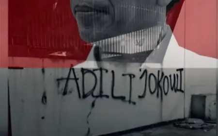 Akademisi Soroti Aksi Vandalisme ‘Adili Jokowi!’ di Malang: Simbol Ketidakpuasan Rakyat