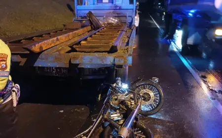 Seorang Remaja di Jombang Tewas usai Tabrak Truk yang Sedang Terparkir