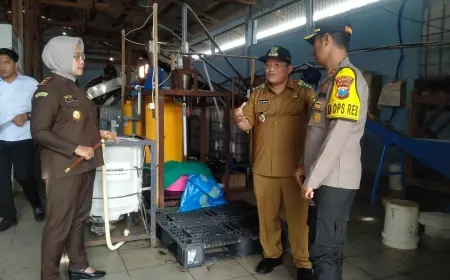 Dorong Ketahanan Pangan, Pj Bupati Sampang Olah Garam Konsumsi Jadi Garam Industri