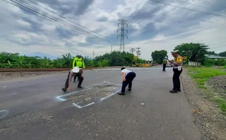 Waspada! Jalan Berlubang di Mojokerto Ancam Pengguna Jalan