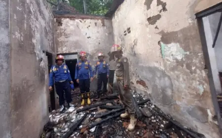Ditinggal Pemiliknya ke Pasar, Dua Rumah di Probolinggo Dilalap Api