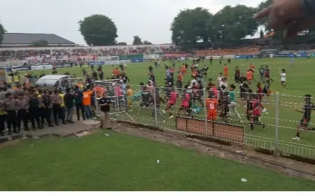Puting Beliung di Surabaya, Pembunuh Siswi SMA di Jombang Dibekuk, dan Kericuhan Laga Sepak Bola di Pasuruan